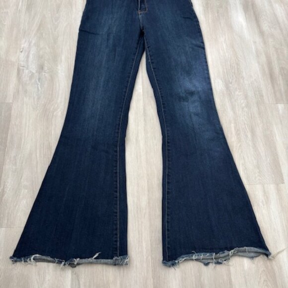 Vibrant M.I.U. HIGH WAISTED FLARE W FRAYED HEM size 28 - Picture 4 of 5